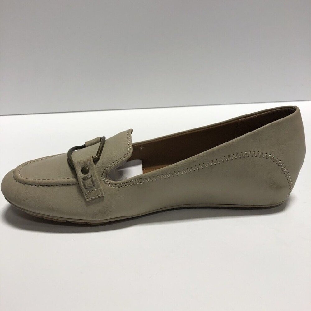 Baretraps Women’s Kellye, Taupe Slip-On Shoes, Size 8.5M
